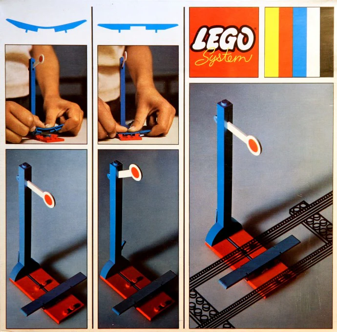 Set 156 – 2 Signals with Automatic Stop / Go Attachment