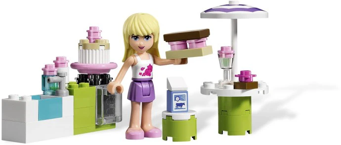 Set 3930 – Stephanie’s Outdoor Bakery